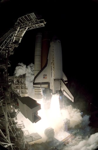 STS-72 Endeavour, OV-105, liftoff from KSC Launch Pad 39B