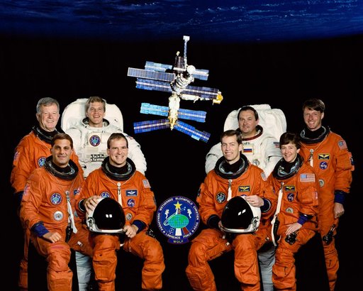 Official STS-86 crew portrait