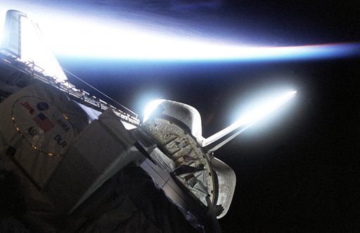 Views of the payload bay of OV-105 taken during the STS-99 mission