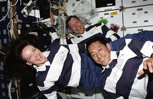 STS-99 Gorie,Kavandi and Mohri pose for a photo on OV-105's middeck