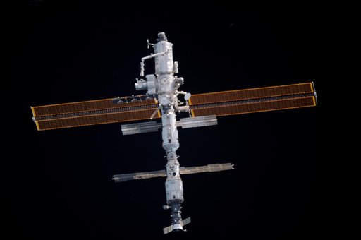 Overall nadir view of ISS seen during flyaround