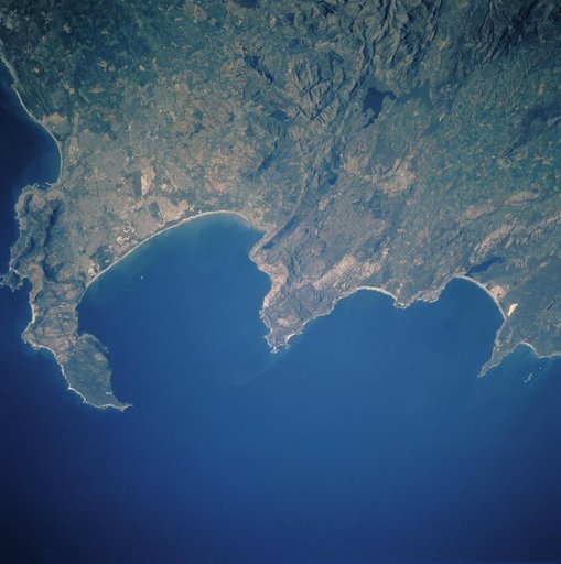 "Cape Town, South Africa taken from Atlantis during STS-106"