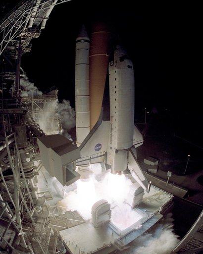 STS109-S-005