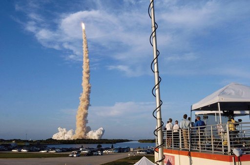 STS117-S-018