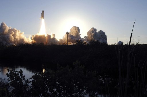 STS117-S-024
