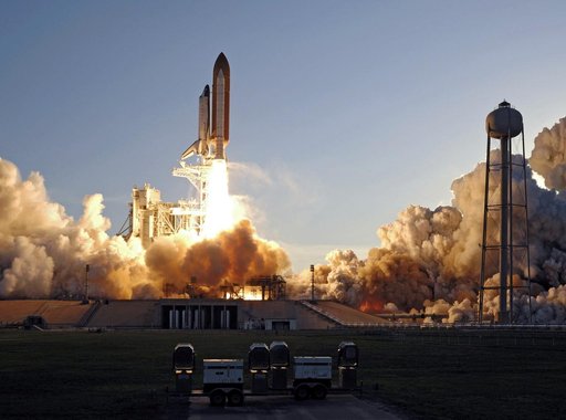 STS117-S-028