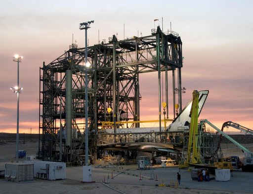 STS-117 landing at Dryden