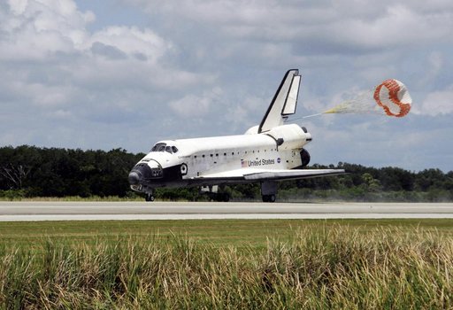 View of the Landing of the STS-118 Space Shuttle Endeavour at KSC