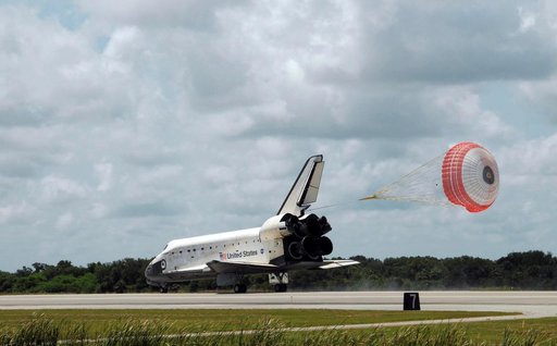 View of the Landing of the STS-118 Space Shuttle Endeavour at KSC