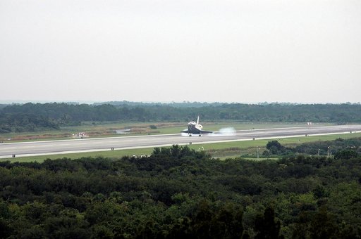 STS-121 Landing of the orbiter Discovery