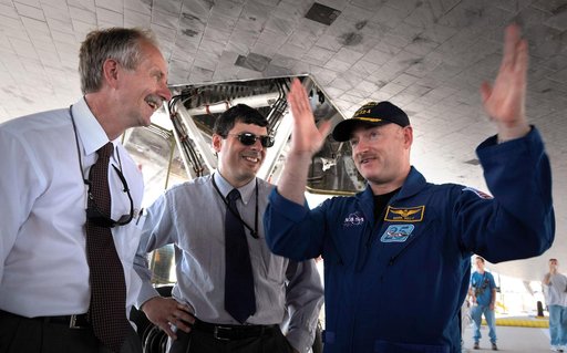 Space Shuttle Discovery (STS-124) Lands