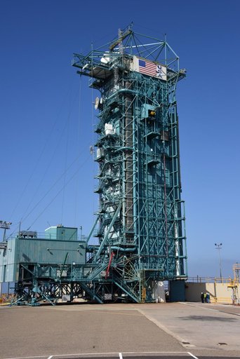 Delta II JPSS-1 SRM Installation onto Booster