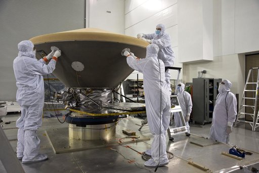 InSight Spacecraft Uncrating, Removal from Container, Lift Heat