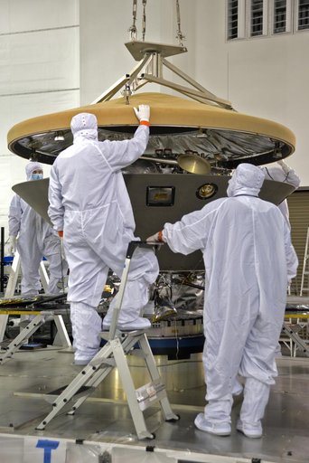 InSight Spacecraft Uncrating, Removal from Container, Lift Heat