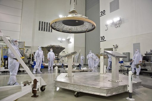 InSight Spacecraft Uncrating, Removal from Container, Lift Heat
