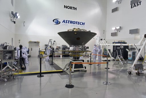 InSight Spacecraft Lift to Spin Table & Pre-Spin Processing