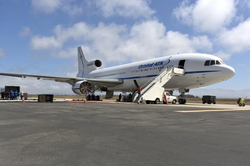 Pegasus ICON -- L-1011 at Hotpad VAFB