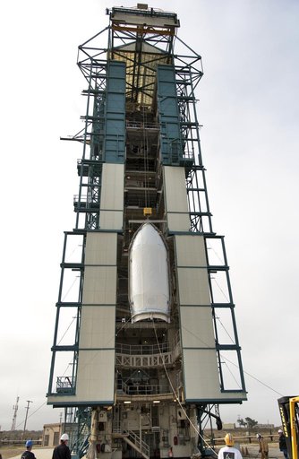 Delta II ICESat-2 Fairing Hoist
