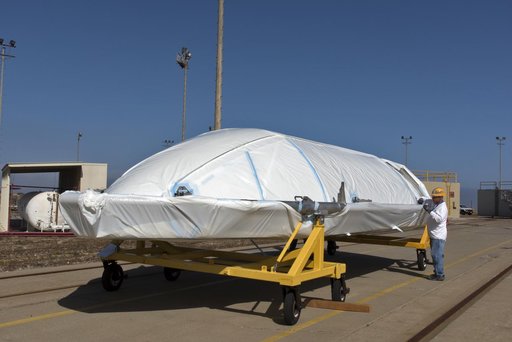 Delta II ICESat-2 Fairing Hoist