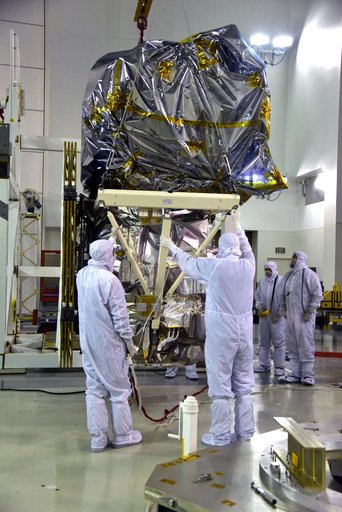 Delta II ICESat-2 Spacecraft Lift to Work Stand