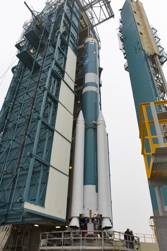Delta II ICESat-2 Second Stage Lift and Mate