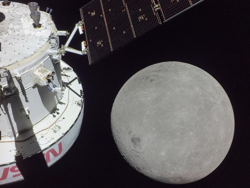 Orion Approaches Moon for Outbound Powered Flyby