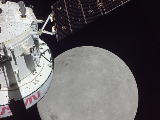 Orion Approaches Moon for Outbound Powered Flyby