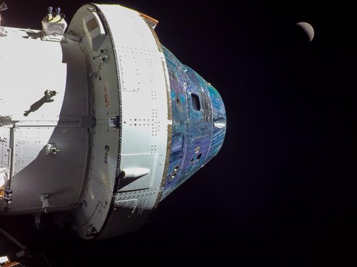 Orion and the Moon on Flight Day 8