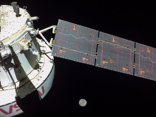 Flight Day 17: Orion's Array Over the Moon