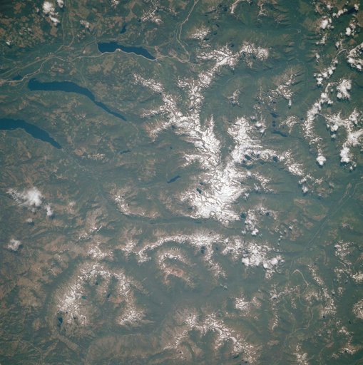 Area of Cascade Mountains southeast of Seattle in State of Washington