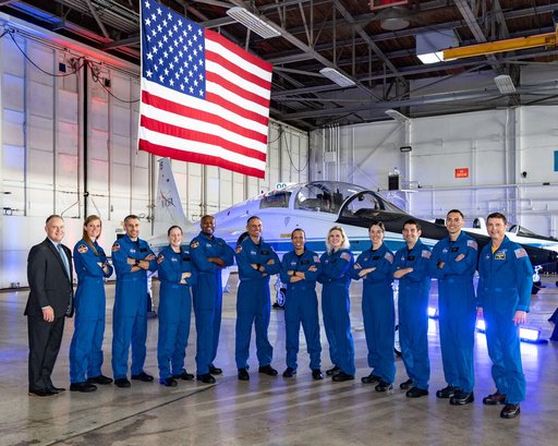 astronaut-candidates-with-t-38_51731080862_o