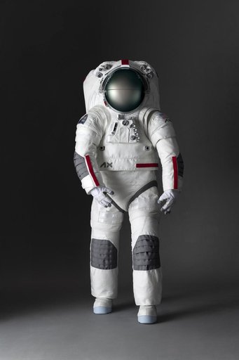 axemu-prada-spacesuit-mockup-20241007-085