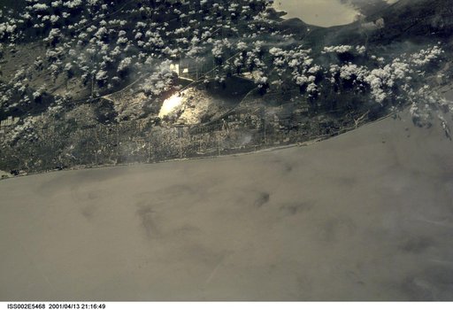 Sunglint on Miami taken by the Expedition Two crew