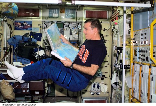 Voss with atlas in Service Module