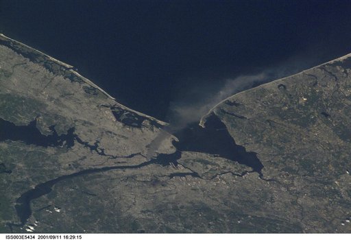 Earth observation images taken during the Expedition Three mission