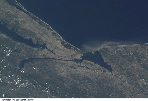 Earth observation images taken during the Expedition Three mission