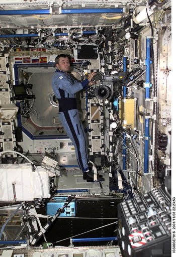 Dezhurov works in Destiny during Expedition Three
