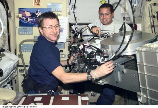 iss003e8406