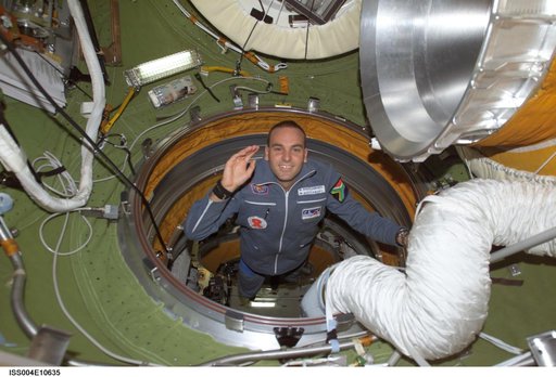 Soyuz 4 SFP Shuttleworth flies through the Zvezda PA during Expedition Four