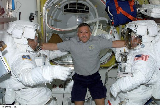 Sellers and Wolf attired in their EMU's during Expedition Five on the ISS