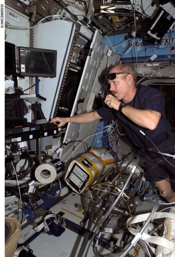 Commander Kenneth D. Bowersox working at the AV-1 Rack in the U.S. Laboratory/Destiny