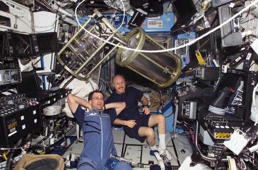 Commander Kenneth D. Bowersox and Flight Engineer Donald R. Pettit are relaxing in the U.S. Lab