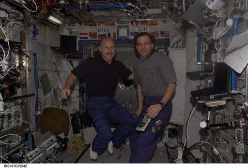 Expedition Six crewmembers Bowersox and Pettit in Zvezda module