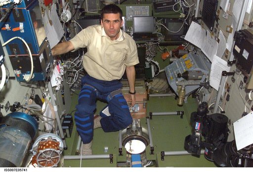 Expedition Seven CDR Malenchenko in Zvezda Service module