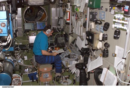 iss007e07007