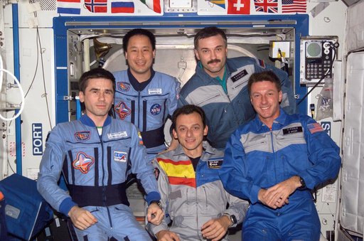Expedition 7 and Expedition 8 on-orbit crew portrait