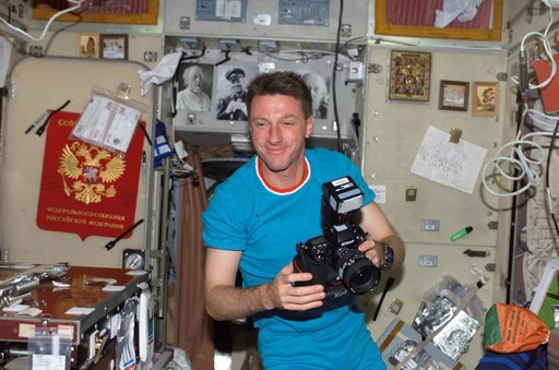 Foale with digital camera