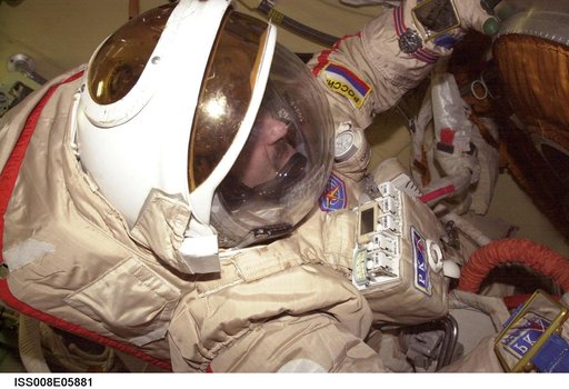 Kaleri during Orlan suit-up dry run in Pirs DC during Expedition 8