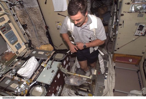 Kaleri during a data collection / exercise session on the TVIS in the SM during Expedition 8
