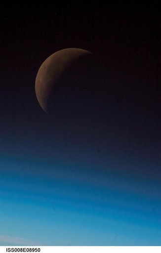 View of the Crescent Moon / moonset taken during Expedition 8
